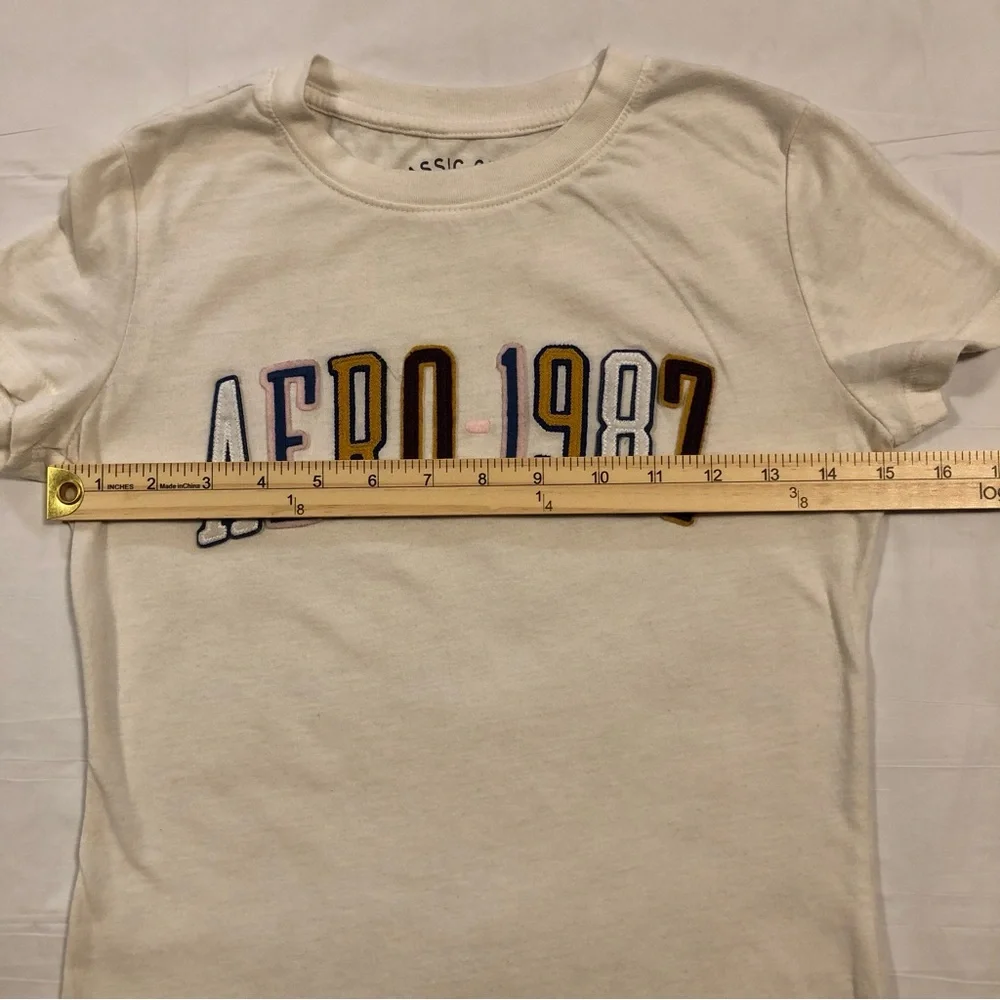 Aeropostale Women’s Short Sleeve Logo Patch Off-White T-Shirt size S - Picture 2 of 6